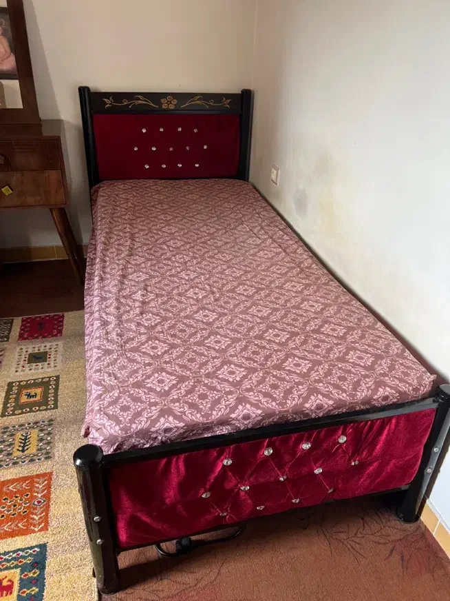 تخت و تشک با هم|تخت و سرویس خواب|رشت, پل تالشان|دیوار