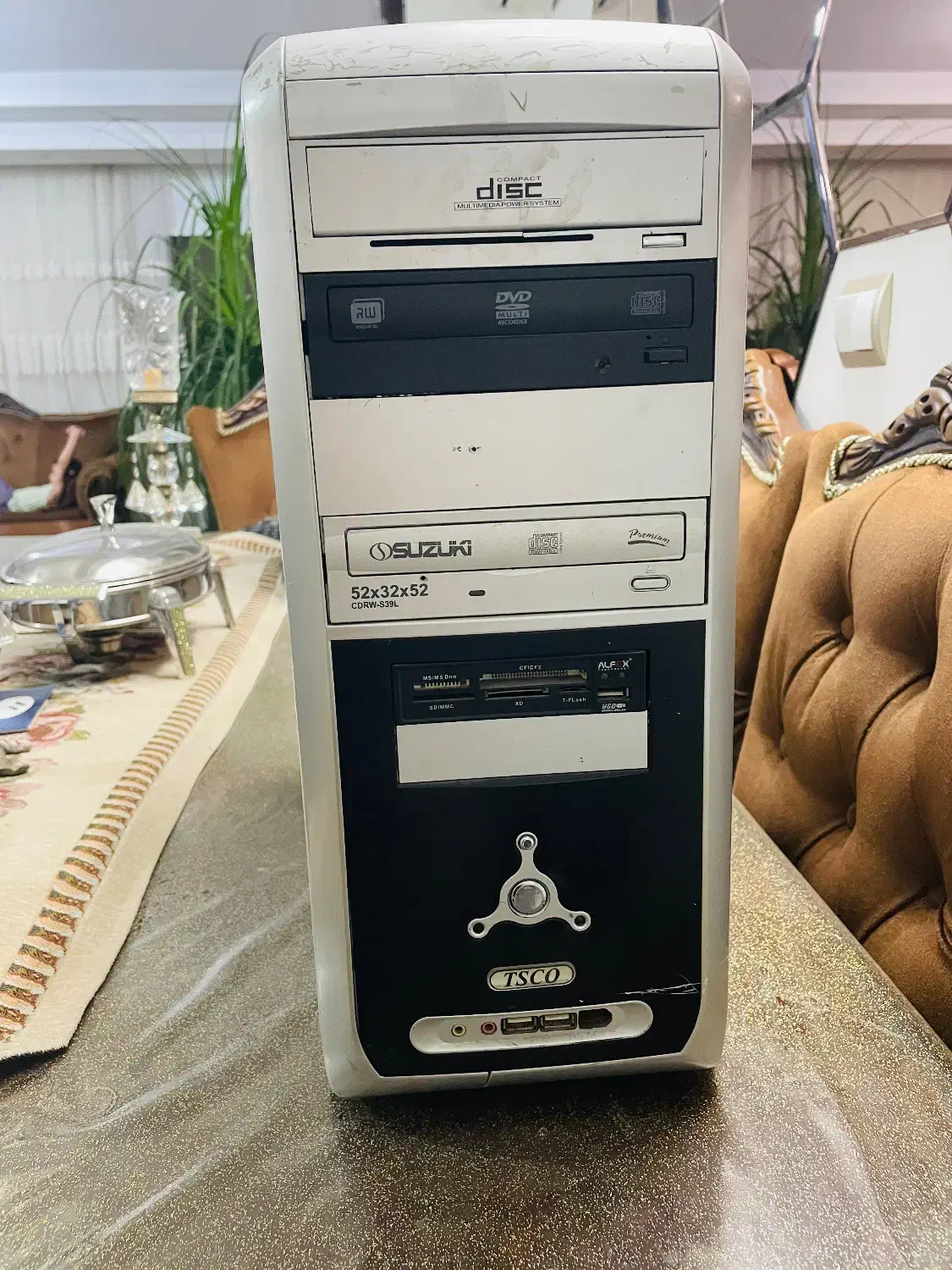 کامپیوتر با مانیتور ال سی دی|رایانه رومیزی|آمل, |دیوار