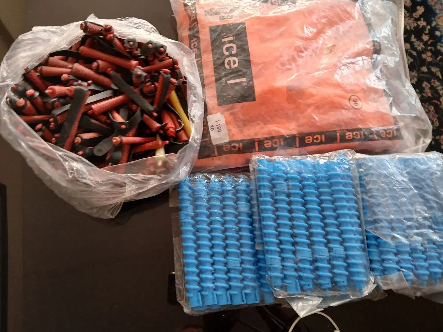 بیگودی فر وشینیون|آرایشگاه و سالن‌های زیبایی|کوهرنگ, |دیوار