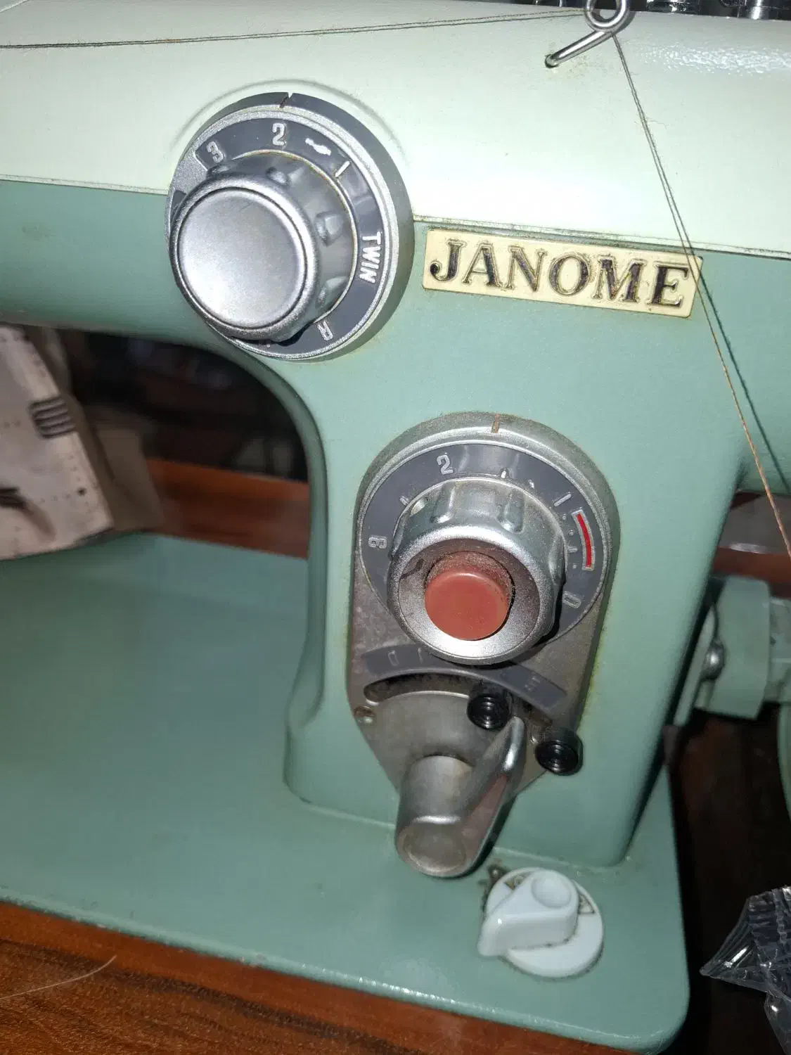 خیاط ماهر و وسط کار|استخدام صنعتی، فنی، مهندسی|رشت, کوی بیانی|دیوار