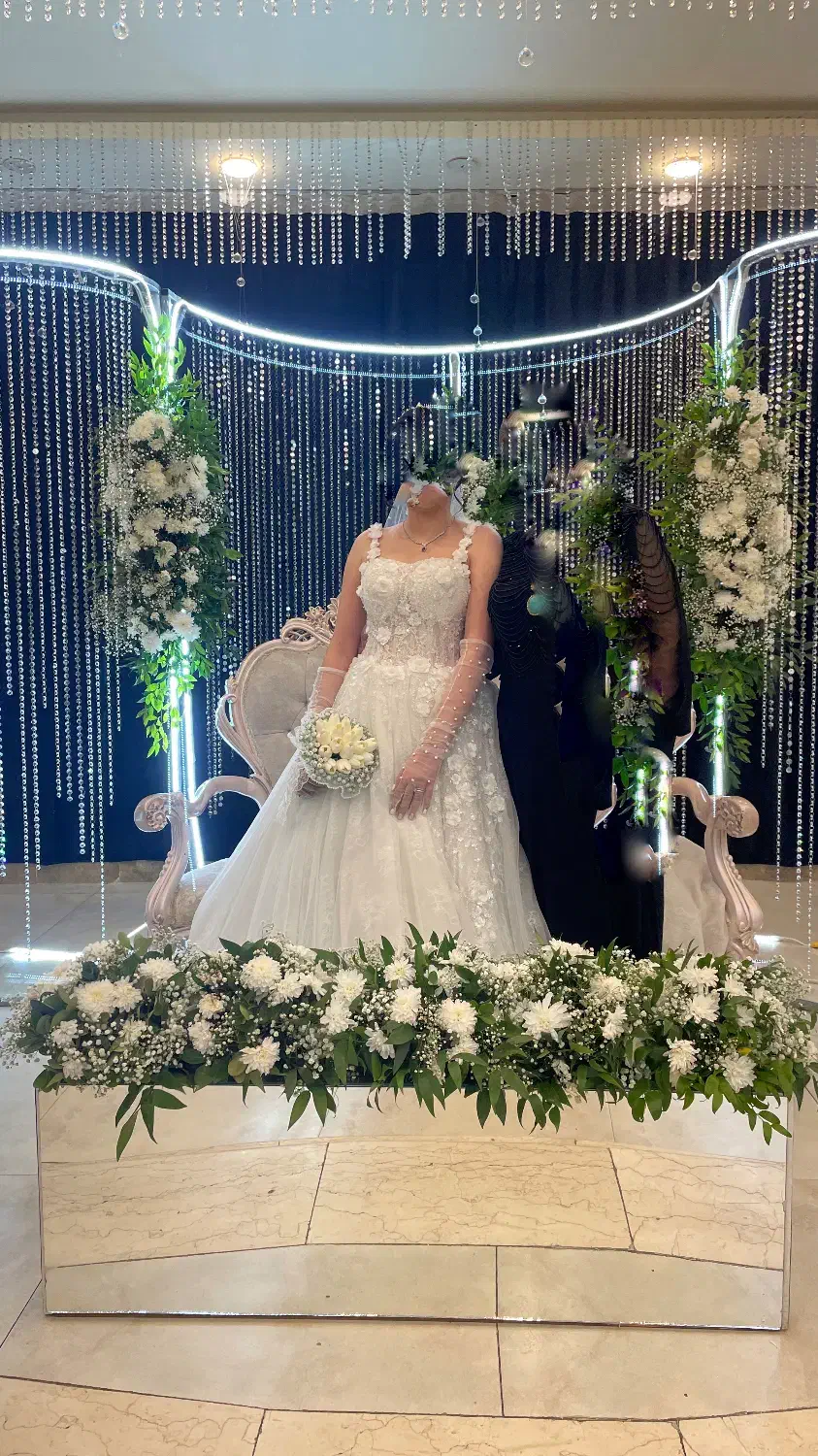 لباس عروس|لباس|الیگودرز, |دیوار