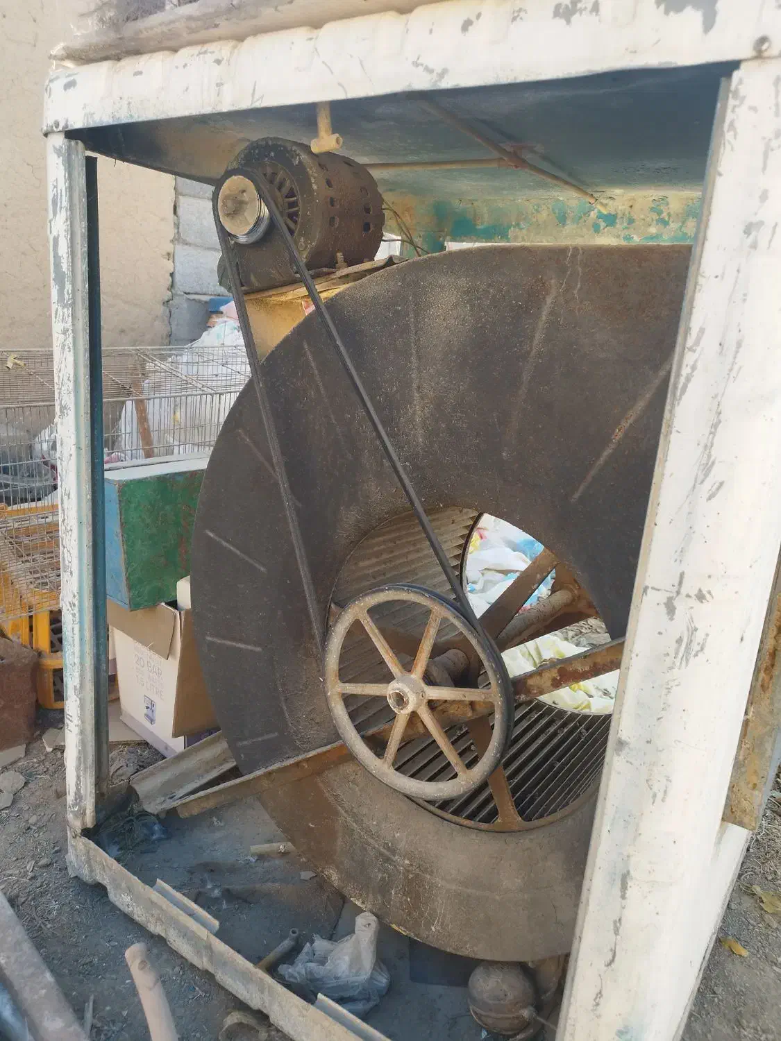 دوعدد کولر ابی کوچیک‌و بزرگ فروشی|کولر آبی|نجف‌آباد, قلعه سفید|دیوار