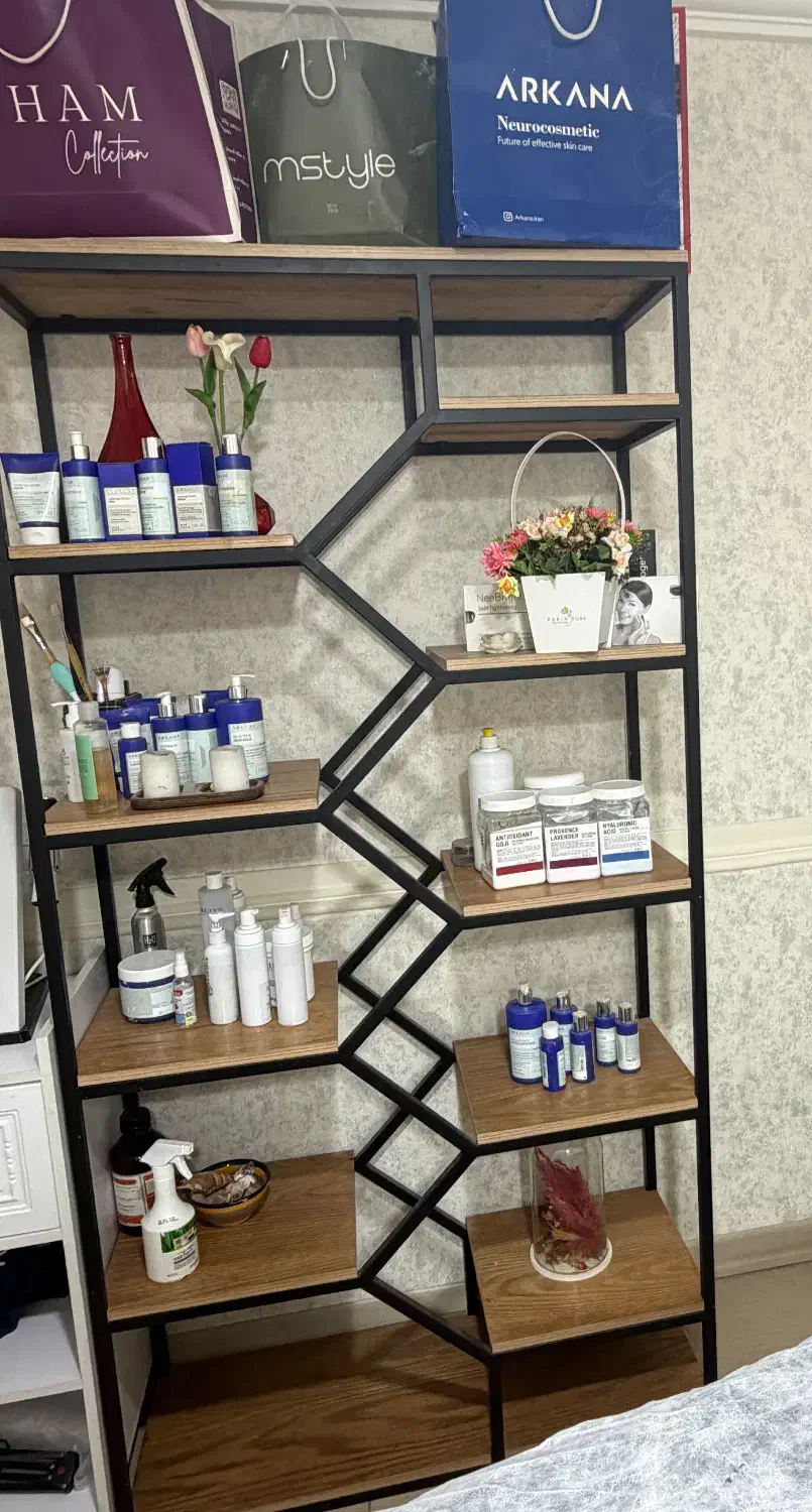 میز نهار خوری و شلف در حد نو|میز و صندلی غذاخوری|میناب, |دیوار