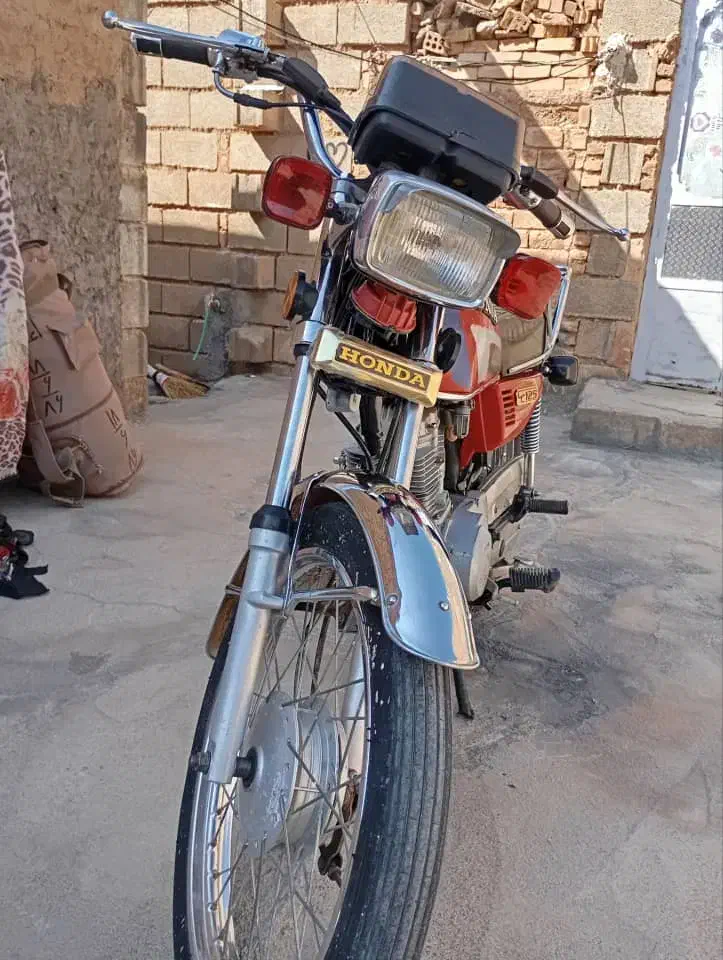 موتور هوندا مزایده مدل ۸۶|موتورسیکلت|بروجن, |دیوار
