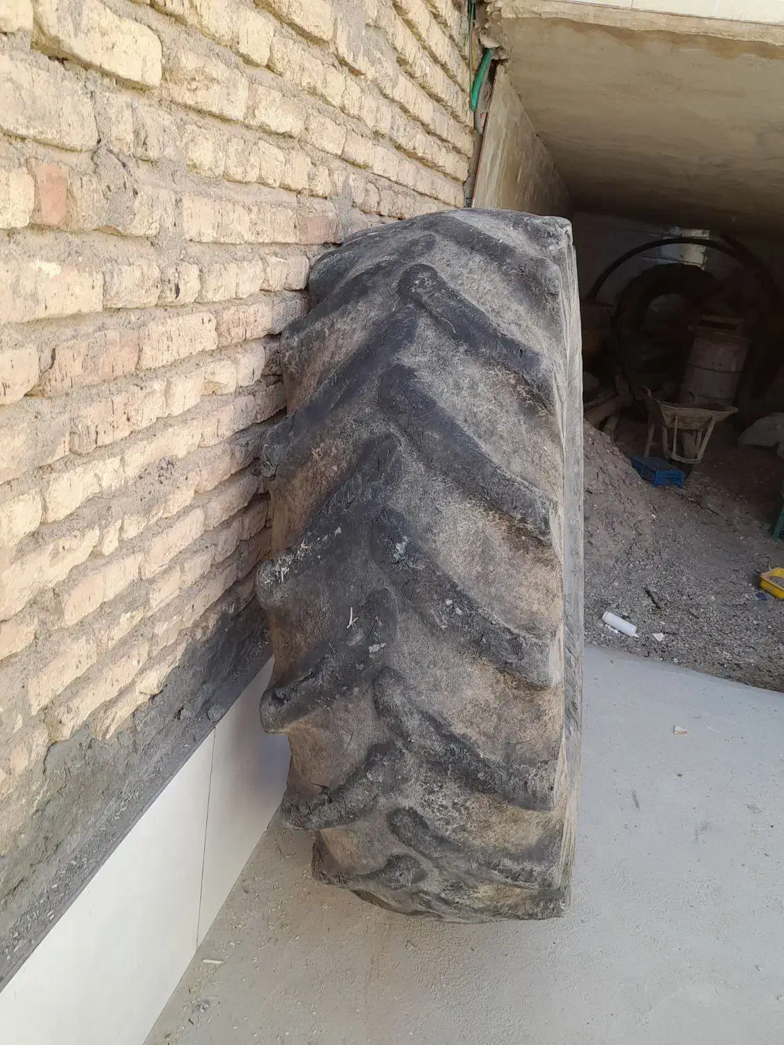 لاستیک|قطعات یدکی و لوازم جانبی|لردگان, |دیوار