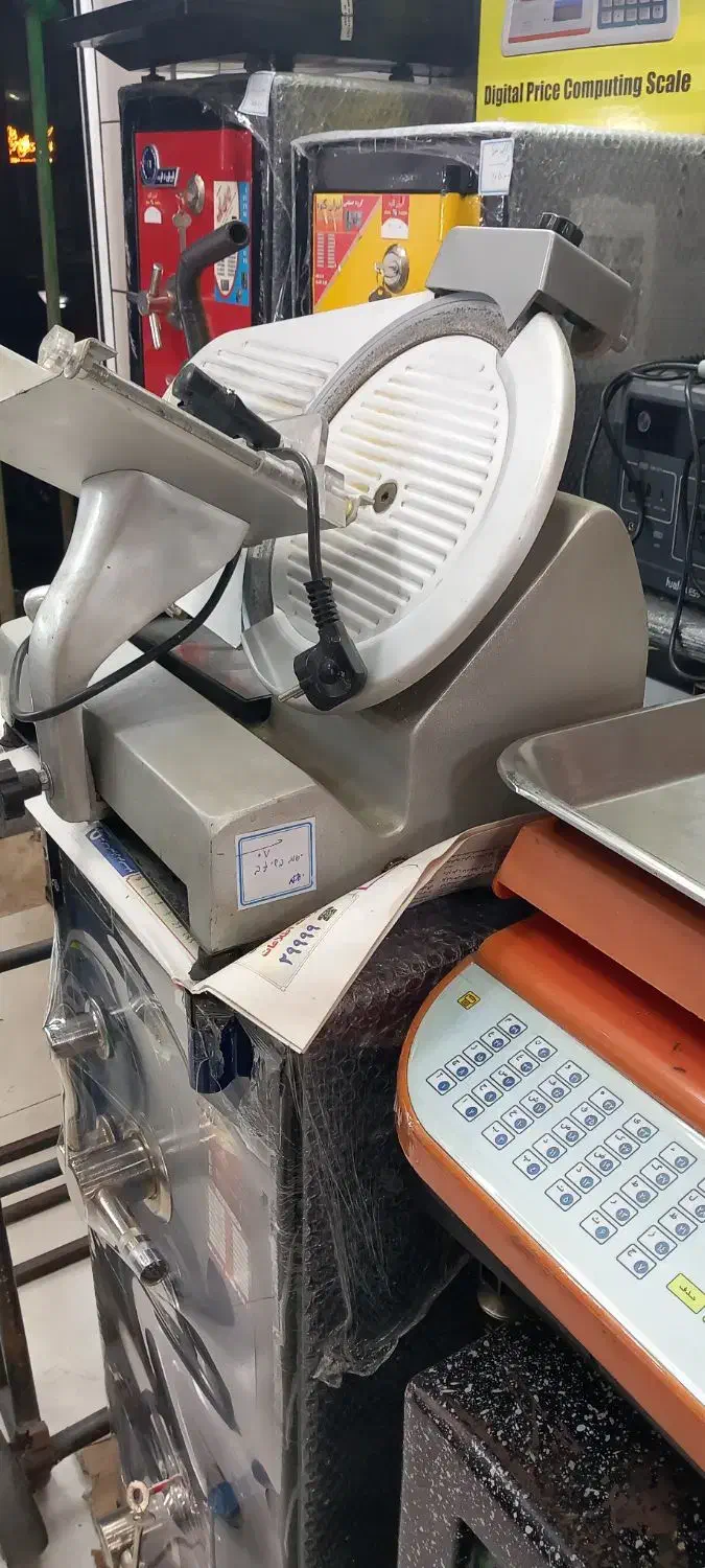 کالباسبر در حد خیلی خوب .فروشگاه ابوالفضل داره|فروشگاه و مغازه|لاهیجان, کوی خزر|دیوار