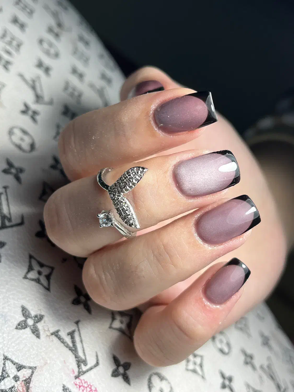 تخفیف ویژه کاشت ناخن ۳۰۰روز زن ویلدا آموزش ۲ م|خدمات آرایشگری و زیبایی|مشهد, گلشور|دیوار