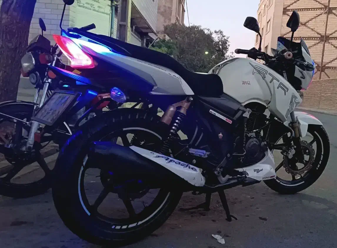 فروش موتور آپاچی ۱۸۰۰ مدل ۹۵|موتورسیکلت|محمدشهر, ولدآباد|دیوار