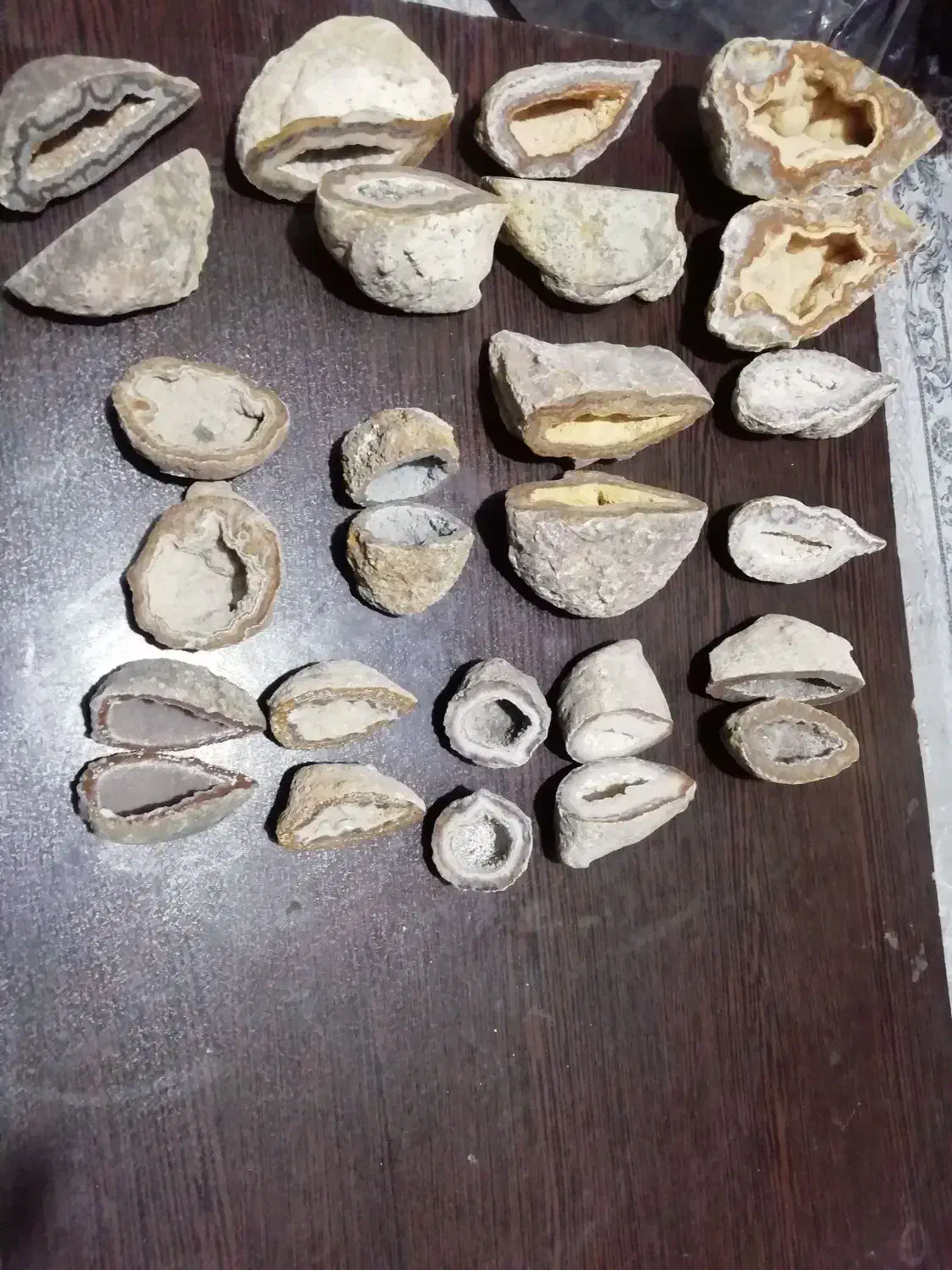 سنگ های راف|کلکسیون اشیاء عتیقه|سبزوار, فرهنگیان|دیوار