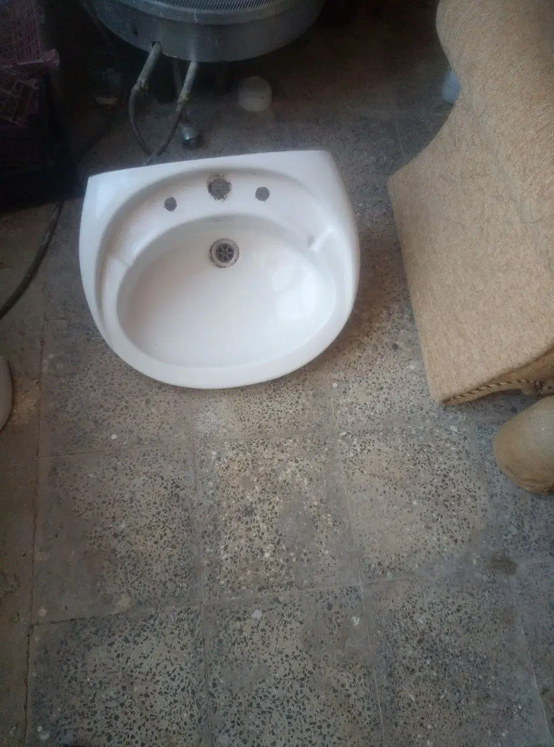 سنگ روشور|لوازم سرویس بهداشتی|فرخ‌شهر, |دیوار