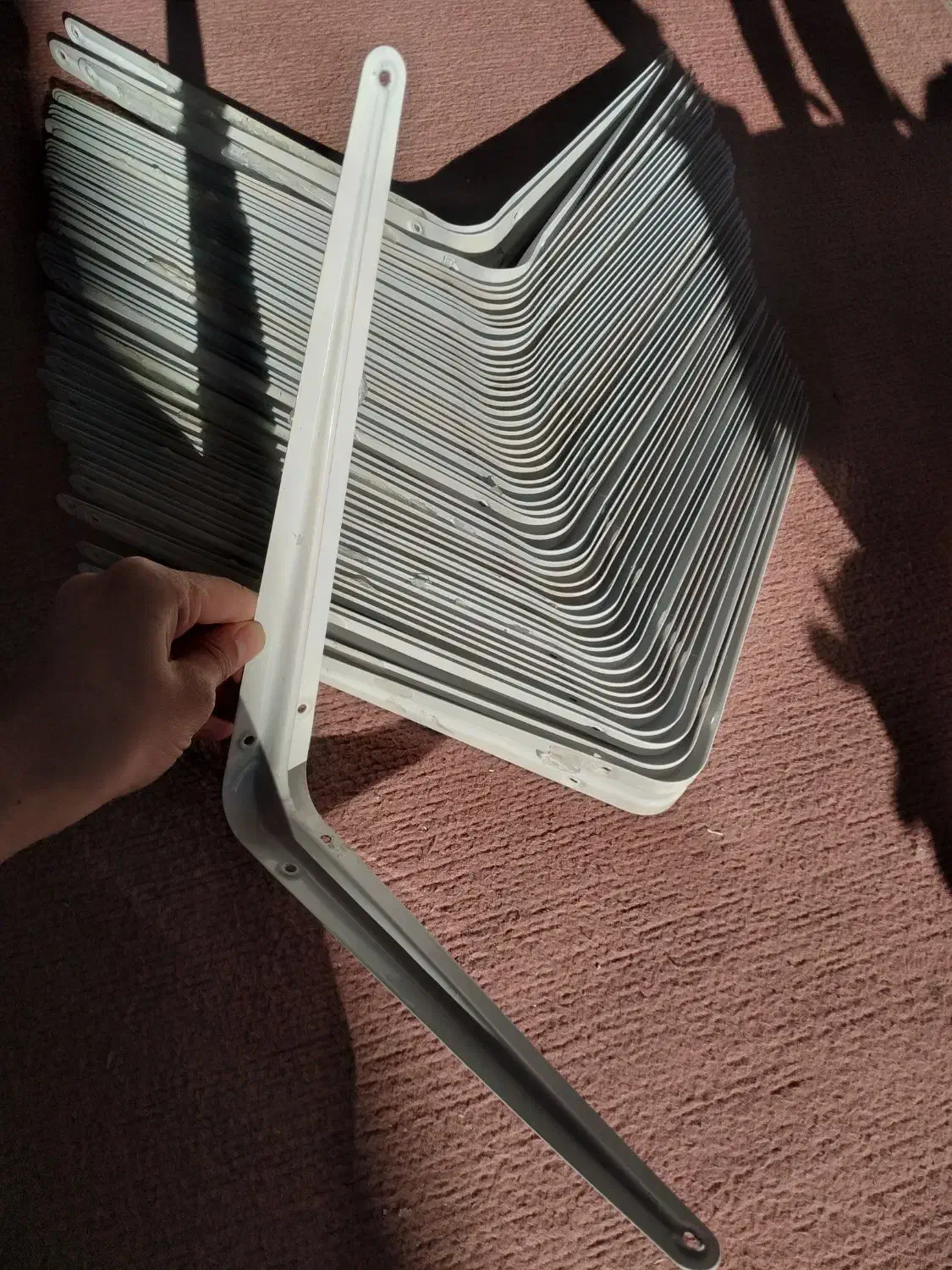 پایه نگهدارنده طبقه دیواری.دانه ای۴۰تومان.|کتابخانه، شلف، قفسههای دیواری|نوشهر, |دیوار