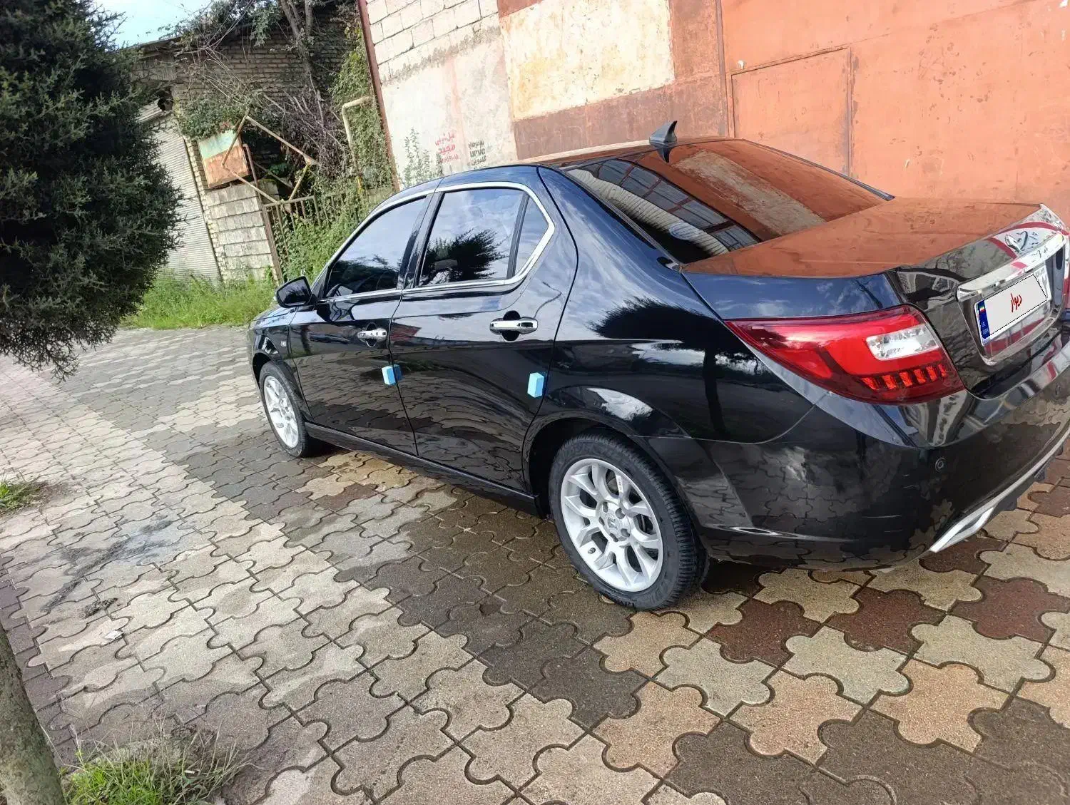 دنا پلاس مدل 1403|خودرو سواری و وانت|رشت, سعدی (تختی)|دیوار