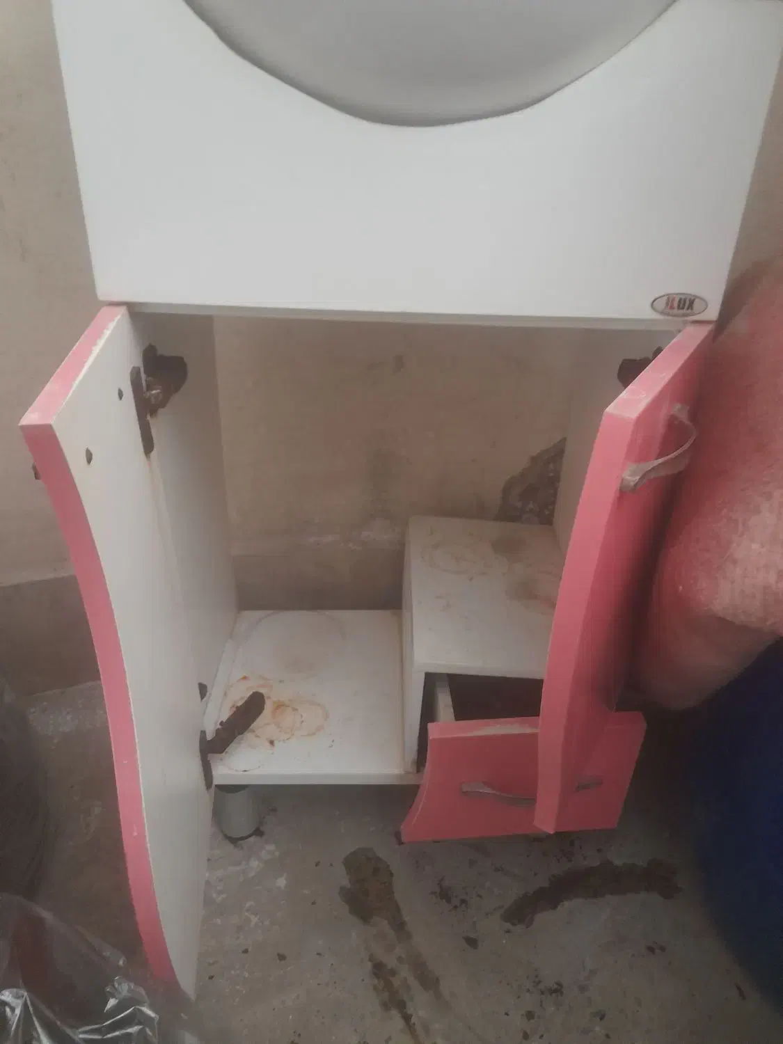 روشویی کابینتی با آیینه کارکرده|لوازم سرویس بهداشتی|ملایر, |دیوار