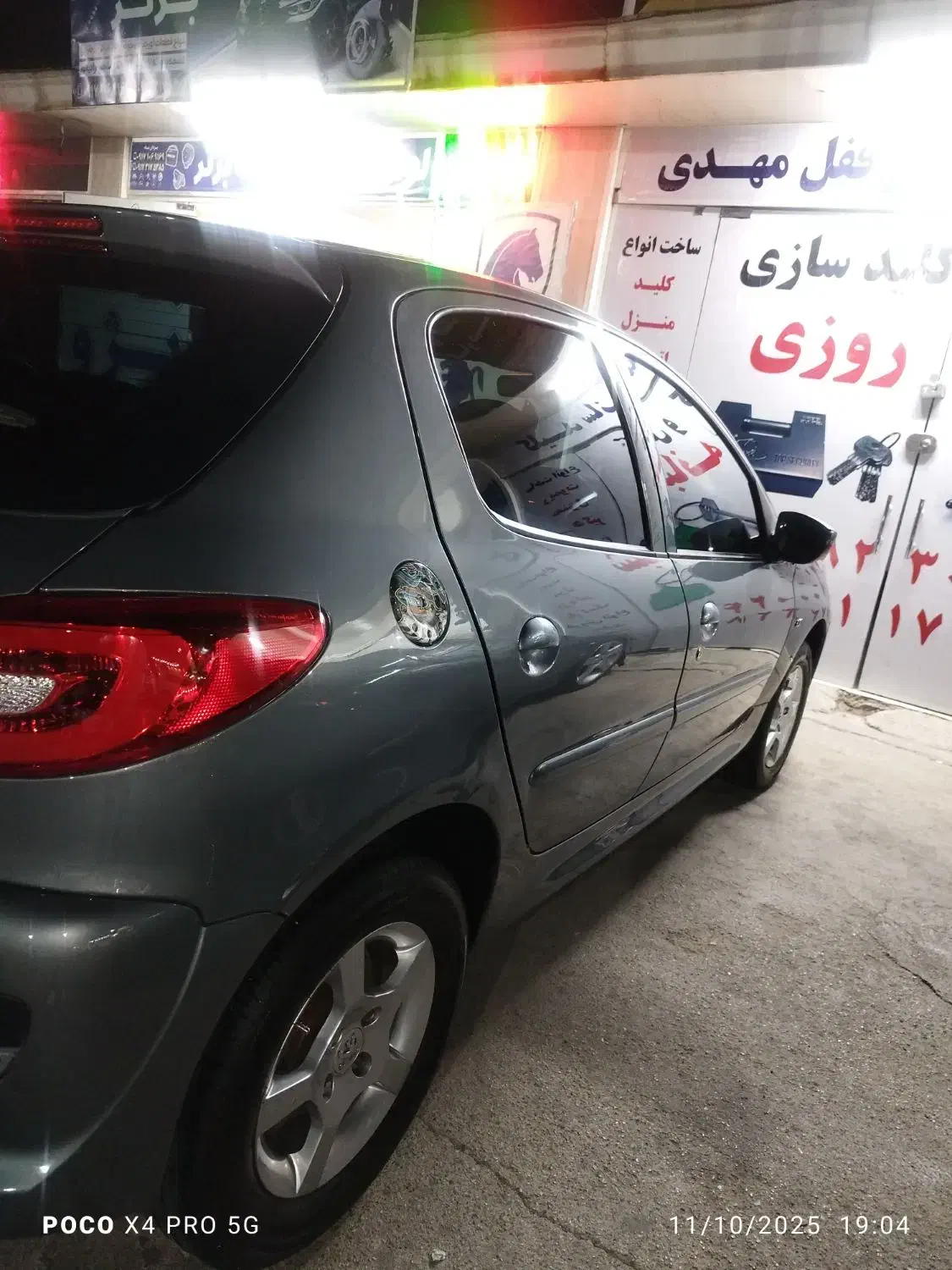 ۲۰۷ ۹۸ تمام فابریک استثنایی|خودرو سواری و وانت|شیراز, گلدشت معالی‌آباد|دیوار