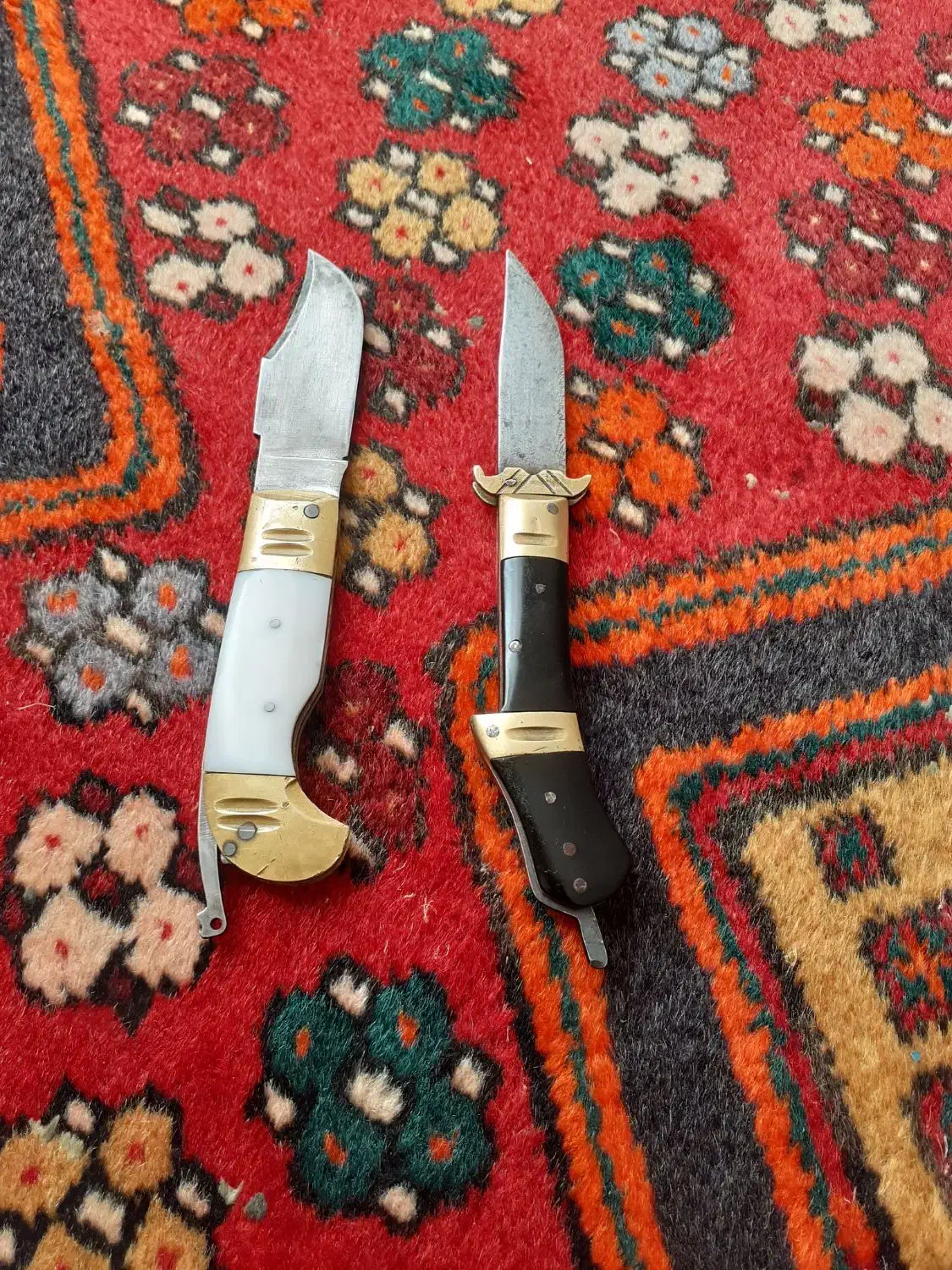 چاقو جیبی|کلکسیون اشیاء عتیقه|اردبیل, |دیوار