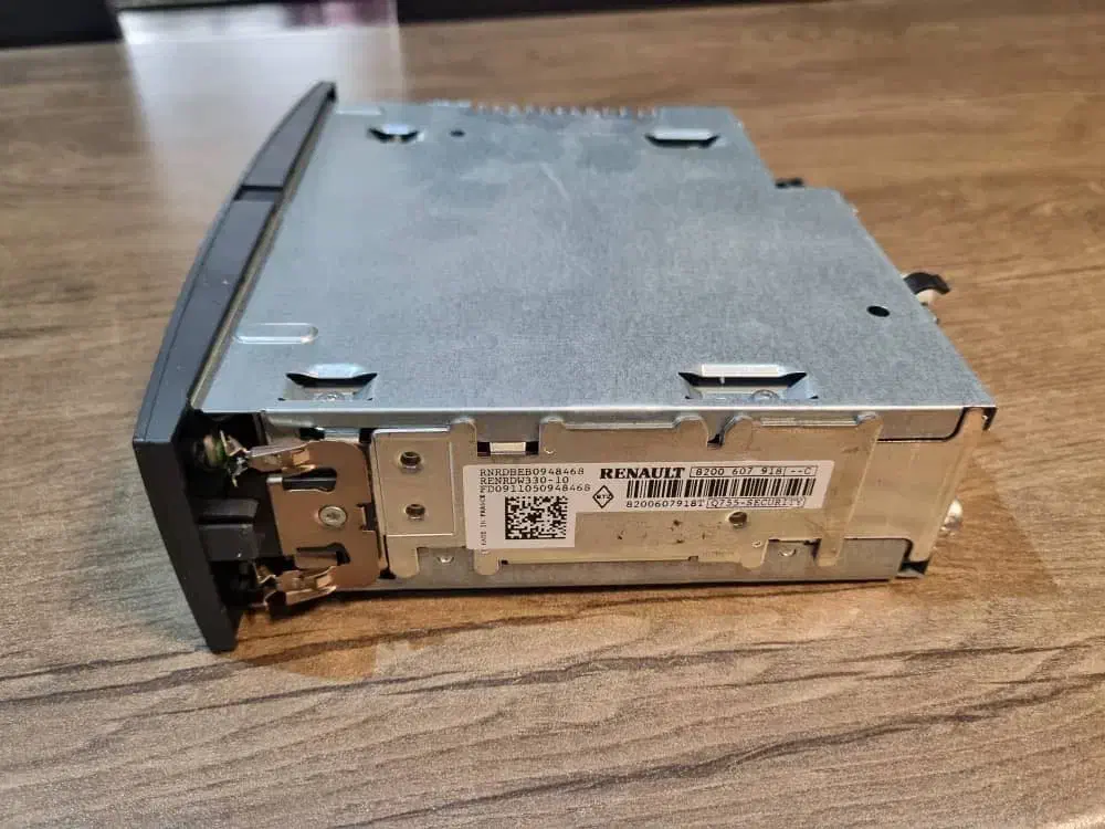 ظبط فابریکی رنو مگان|قطعات یدکی و لوازم جانبی|تهران, فلسطین (میدان انقلاب)|دیوار