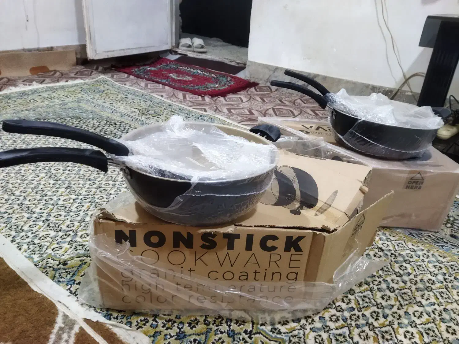 ماهیتابه نسوز|ظروف پخت‌وپز|گنبد کاووس, |دیوار