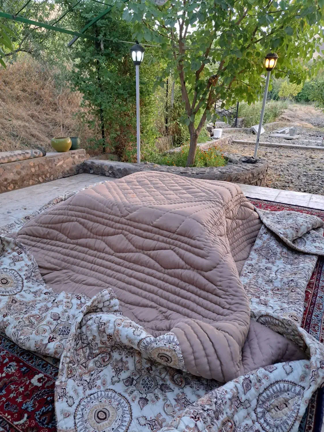 کرسی به همراه لحاف|رختخواب، بالش، پتو|قزوین, |دیوار