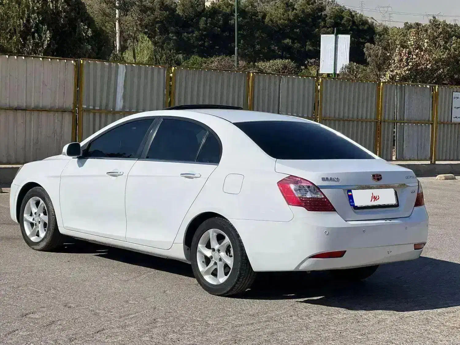 جیلی امگرند تمیز خانگی تک برگ سند|خودرو سواری و وانت|اصفهان, مرداویج|دیوار