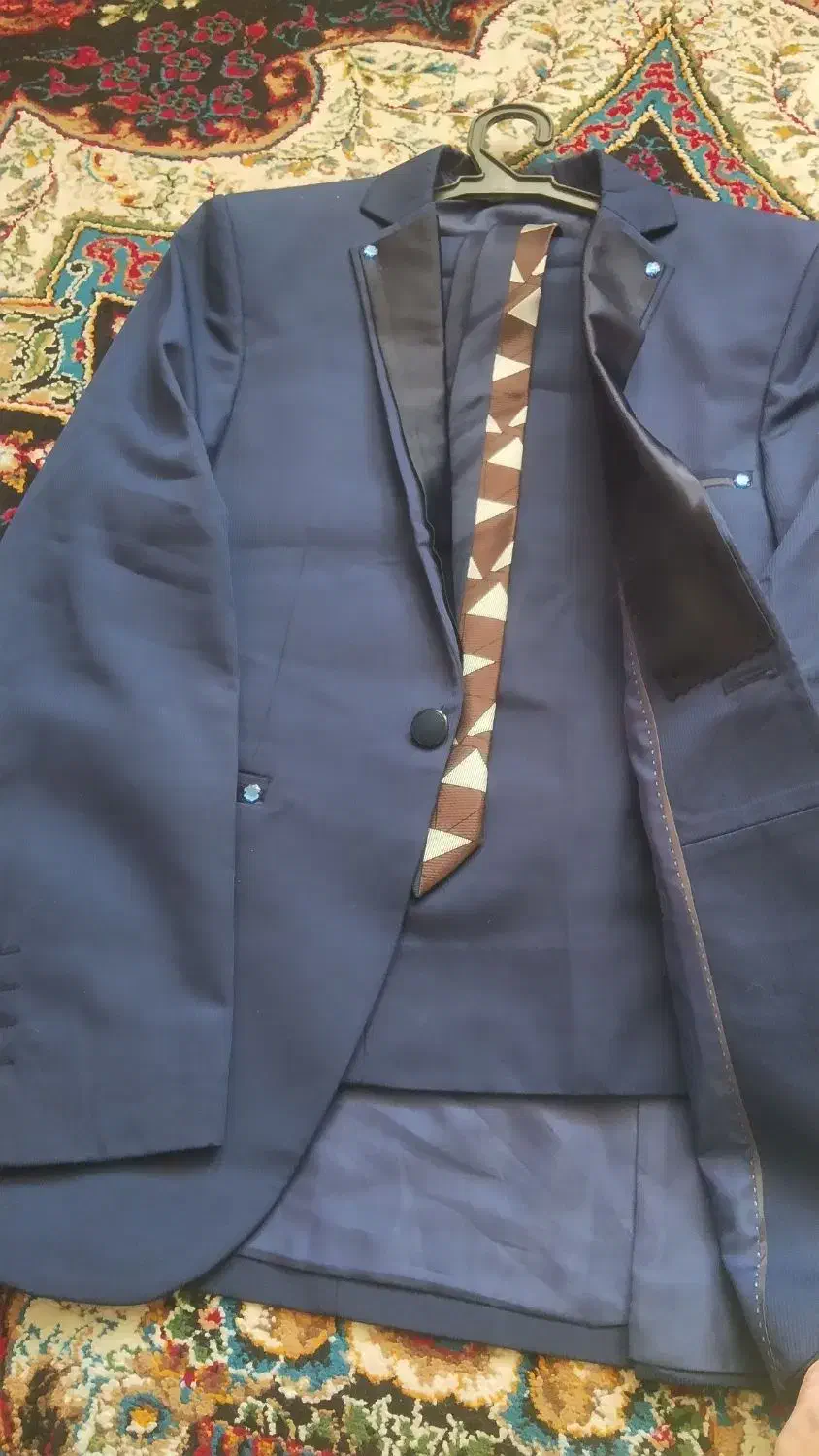 نونو|لباس|اسفراین, |دیوار