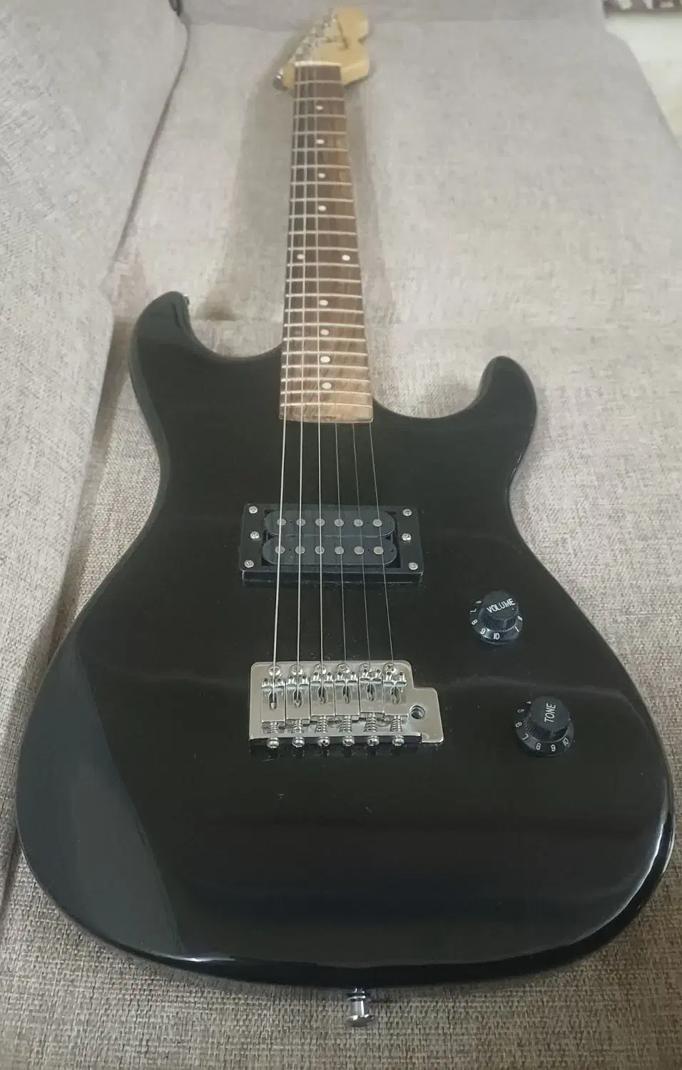 گیتار fender stratocaster ساخت کره|گیتار، بیس، امپلیفایر|کرج, شهرک جهان آرا|دیوار