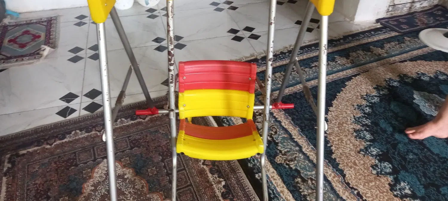 تاب|اسباب‌بازی بچه|آستانه اشرفیه, |دیوار