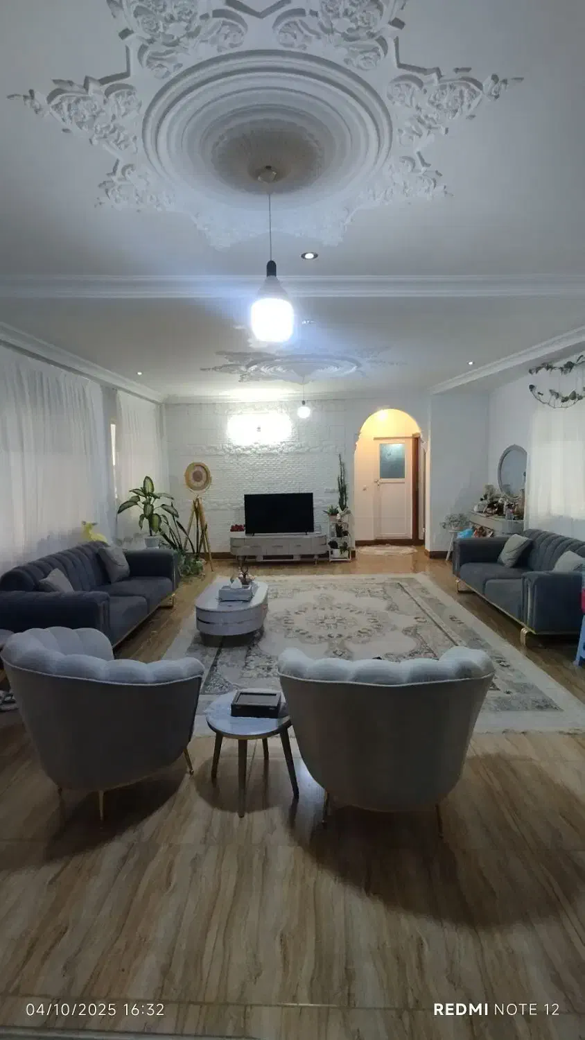 طبقه ۱۲۰متری مستقل نورگیر عالی|اجارهٔ آپارتمان|لنگرود, |دیوار