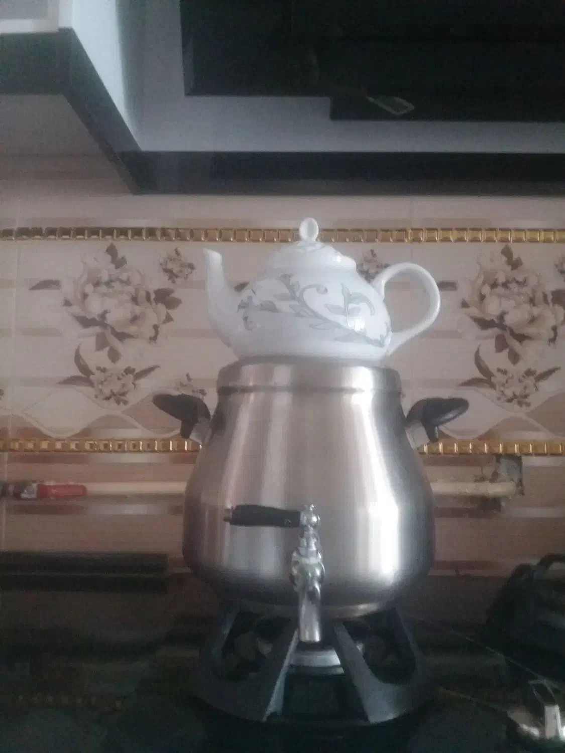 قوری کتری ....الشتر|قوری، کتری، قهوهساز دستی|الشتر, |دیوار