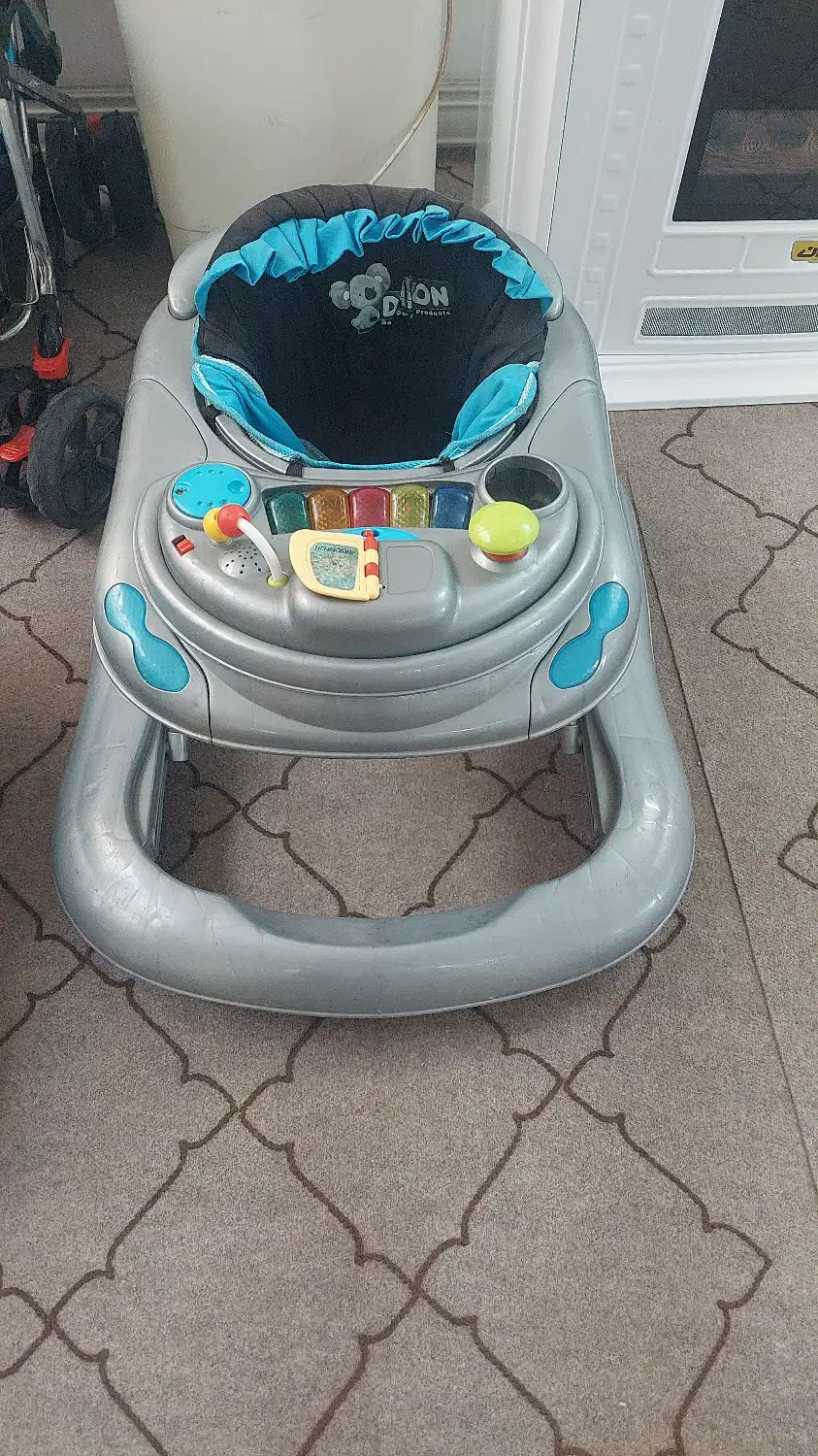 گهواره موزیکال.کالسکه.روروک.کریر.ماشین کهنه شویی|کالسکه و لوازم جانبی|زرقان, |دیوار