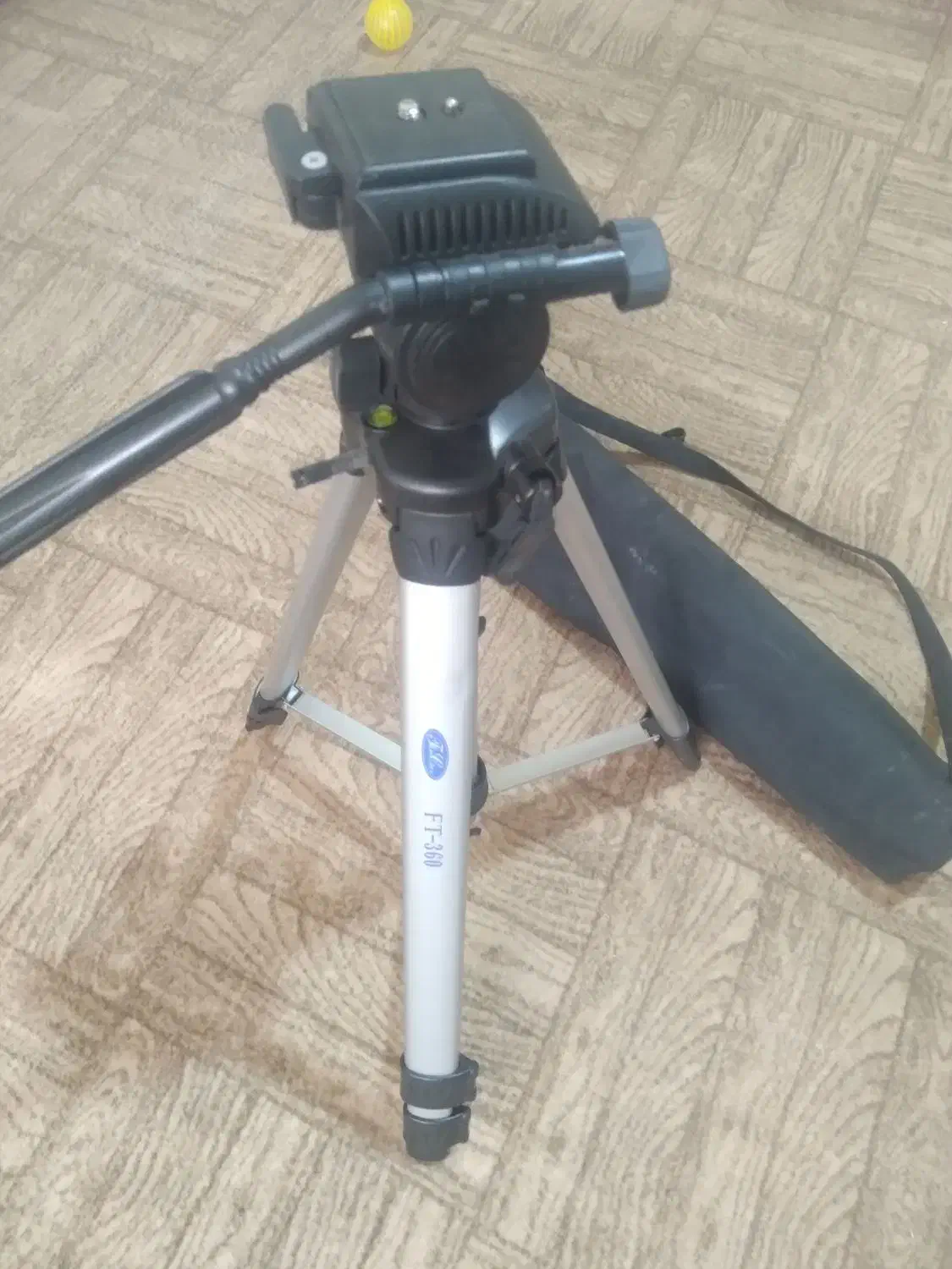 سه پایه دوربین عکاسی وفیلمبرداری|دوربین عکاسی و فیلم‌برداری|تبریز, |دیوار