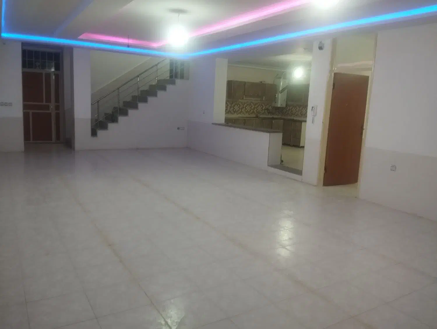 رهن منزل ۱۸۰ متر|اجارهٔ خانه و ویلا|شیراز, دست خضر|دیوار