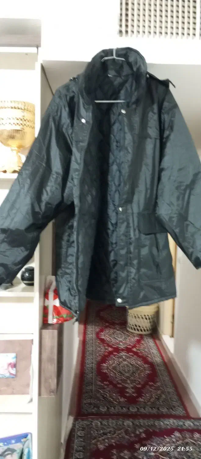 کاپشن بادگیر نو با کلاه|لباس|صدرا-فارس, فاز ۱|دیوار