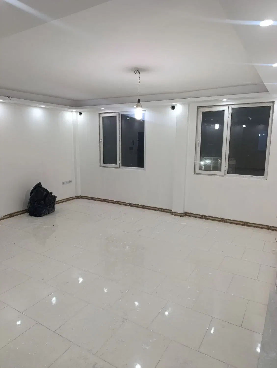 ۹۵ متر/پارکینگ دار /آسانسور/حصارک پایین اسلامشهر|اجارهٔ آپارتمان|بهارستان, |دیوار