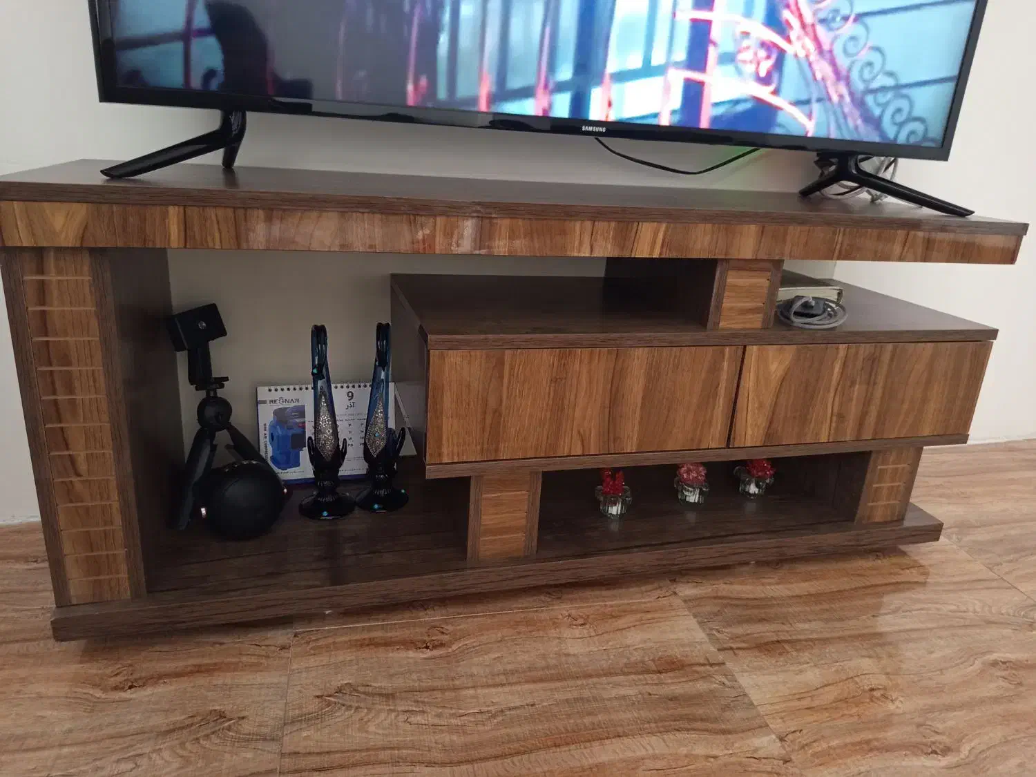 میز تلویزیون در حد نو|میز تلویزیون|نسیمشهر, |دیوار