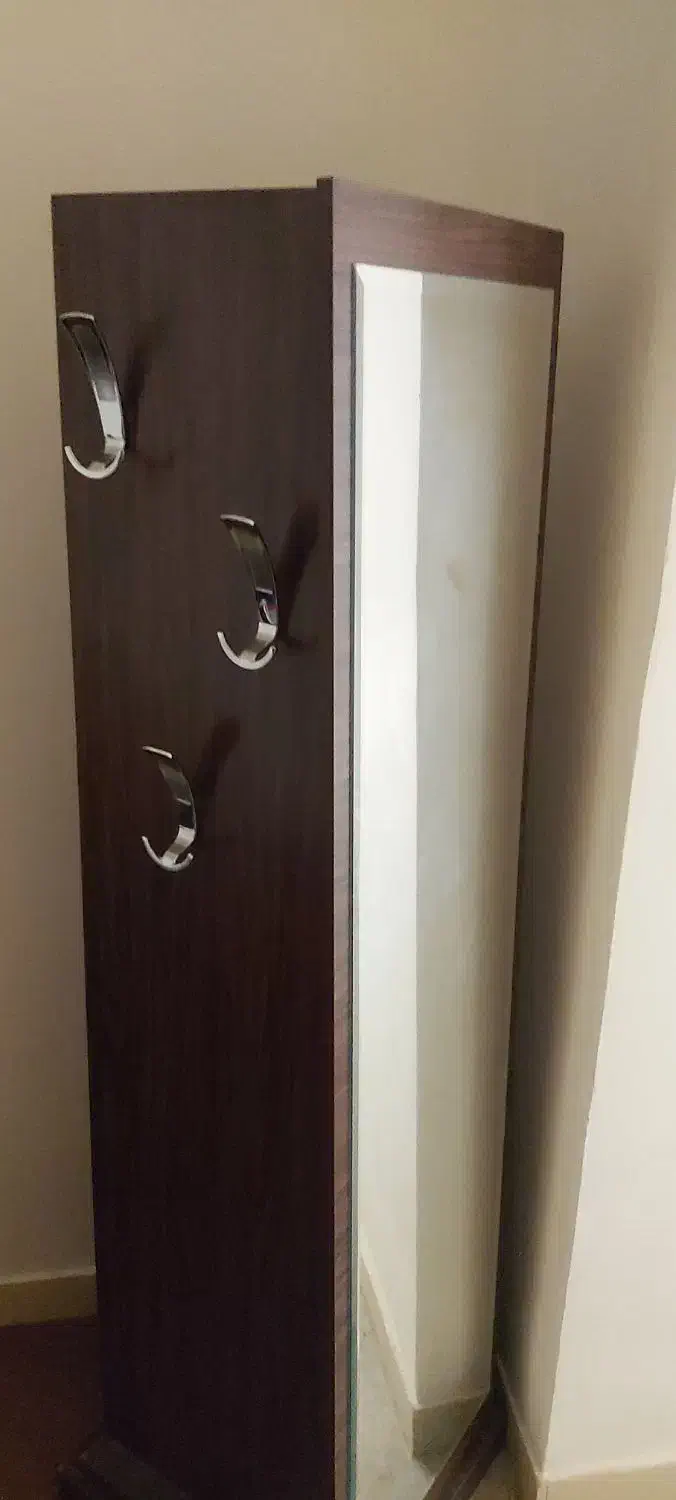 جاکفشی|جاکفشی، کمد، دراور|مهاجران, |دیوار