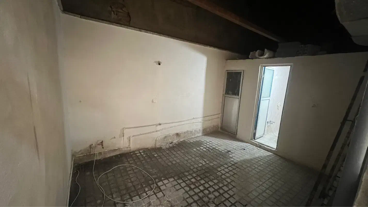 ۶۵ متر با حیاط ، بازسازی حتی ۱۵ نفر