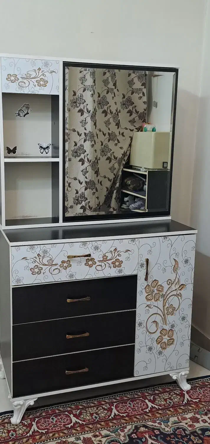 دراور|جاکفشی، کمد، دراور|قدس, شهر‌قدس|دیوار