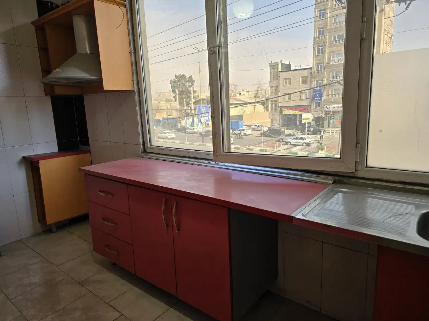 فروش کابینت دست دوم با سینک و هود سالم|مصالح و تجهیزات ساختمان|قرچک, میرزائی جنوبی|دیوار