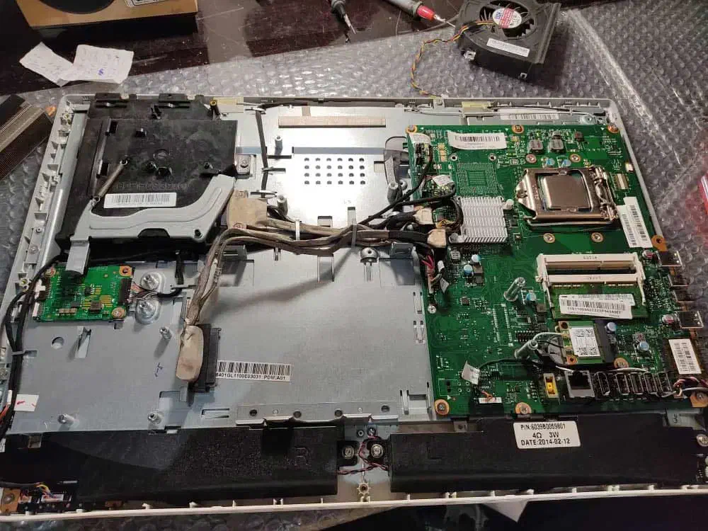 تعمیر کامپیوتر و لپ تاپ|خدمات رایانه‌ای و موبایل|قم, بنیاد|دیوار