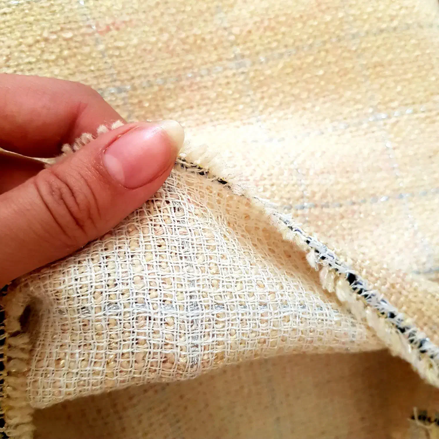 پارچه شنل بافت|لباس|شیراز, بعثت|دیوار