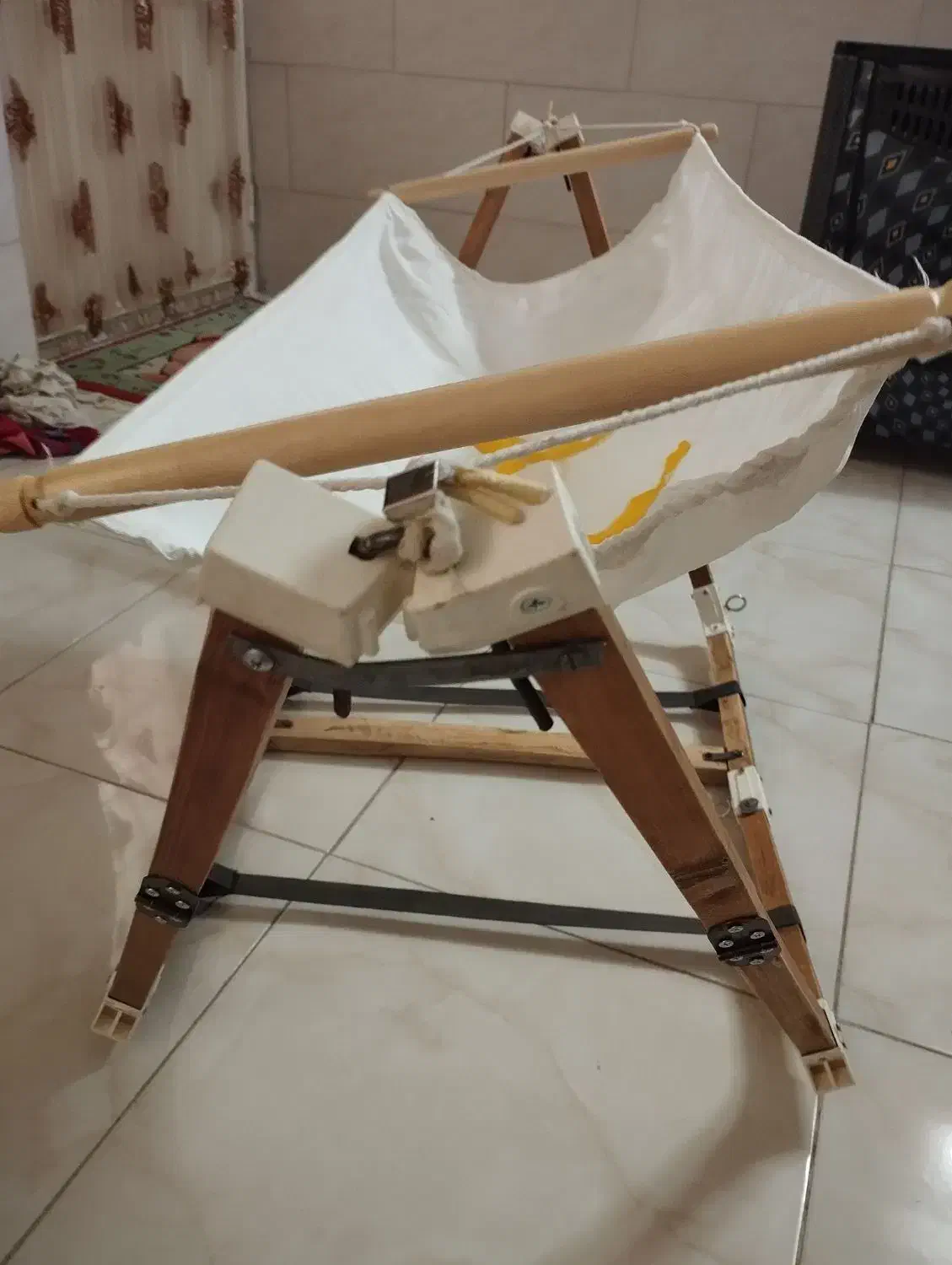 گهواره نوزاد|تخت و صندلی بچه|کاشان, شهرک فرهنگیان|دیوار