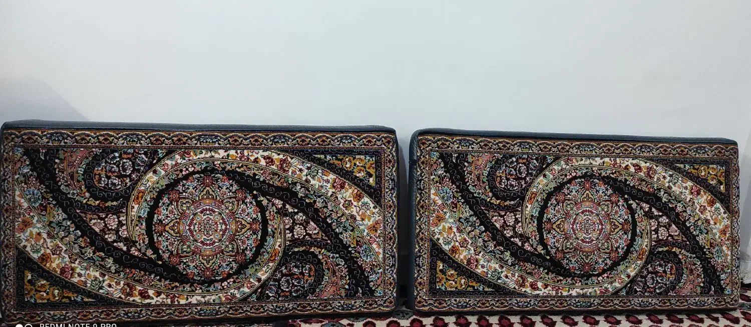 یک جفت پشتی|پشتی|خرمآباد, |دیوار