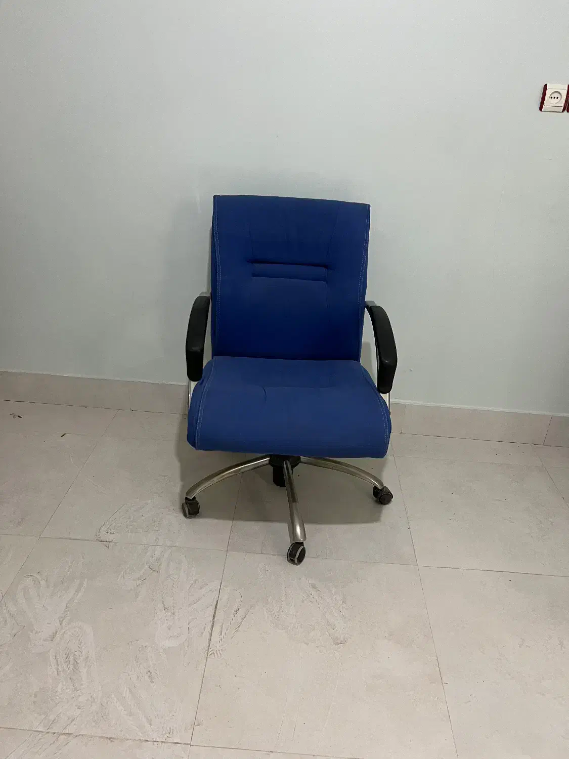 صندلی گردان چرخ دار با متریال با کیفیت|صندلی و نیمکت|خرمشهر, |دیوار