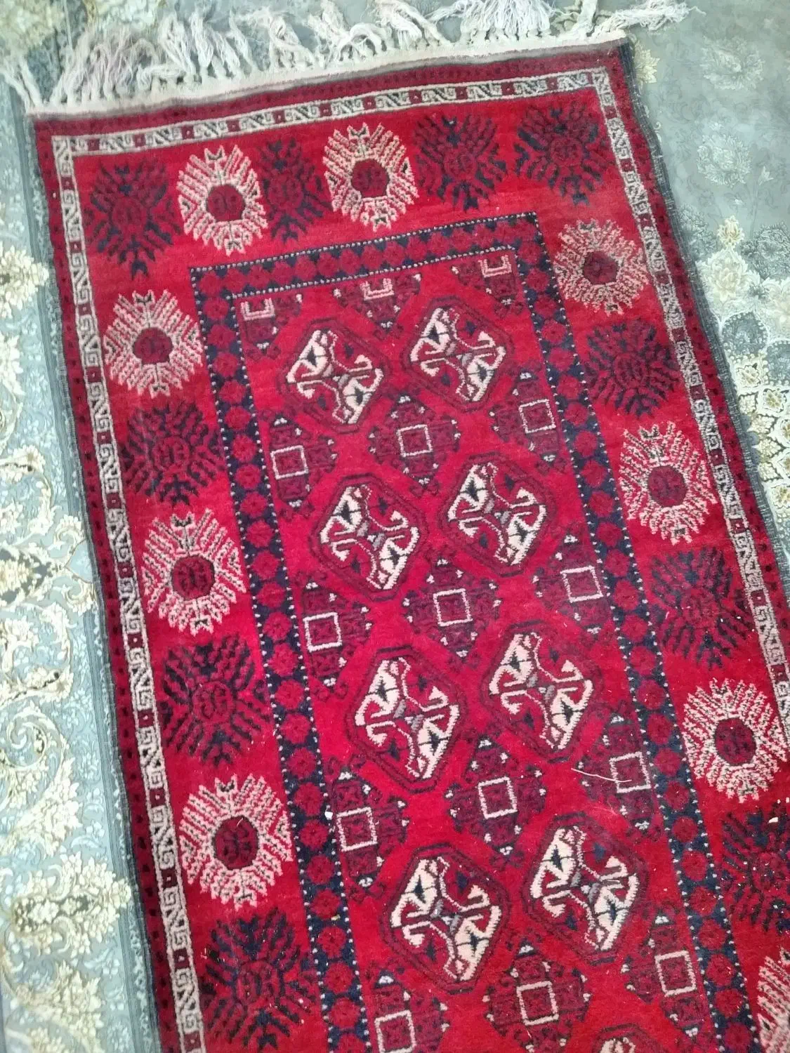 فرش دستباف|فرش|شاهین‌شهر, عطار|دیوار