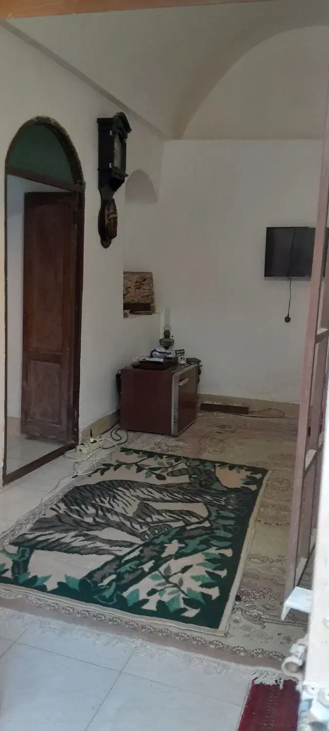 خونه حیاط دار قدیمی اول سنگ فرش قصر بهرام|اجارهٔ کوتاه‌مدت ویلا و باغ|گرمسار, |دیوار