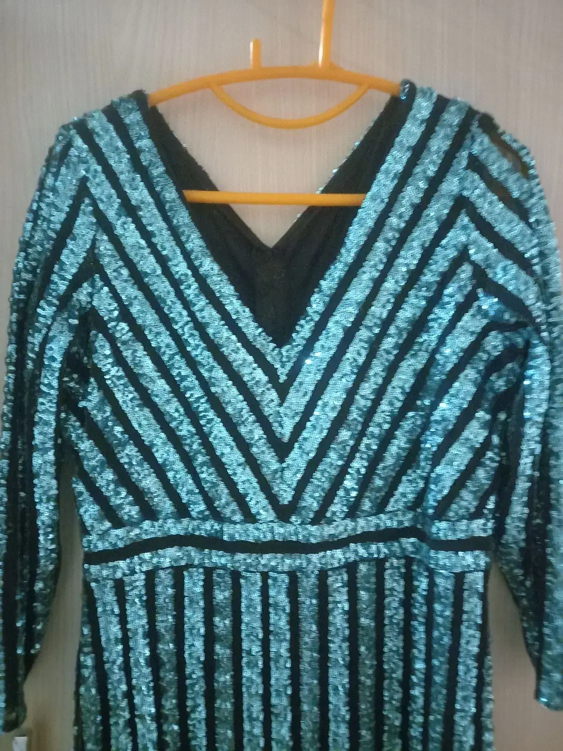 لباس مجلسی|لباس|کاشمر, |دیوار