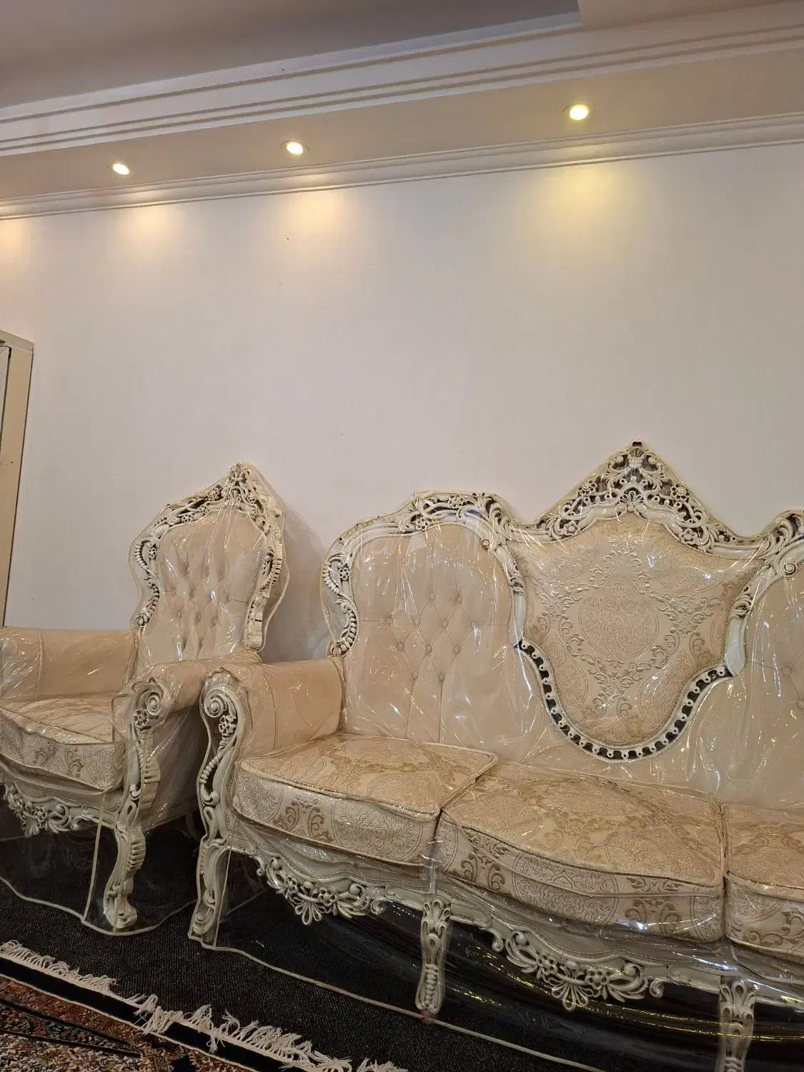 مبل سلطنتی با گل میز|مبلمان خانگی و میز عسلی|یاسوج, |دیوار