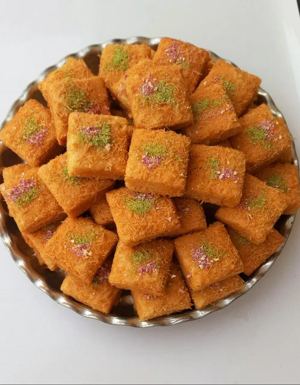 قالب کیک ۵ در ۵ هستش که نمی‌چسبه|ظروف پخت‌وپز|اردکان, |دیوار