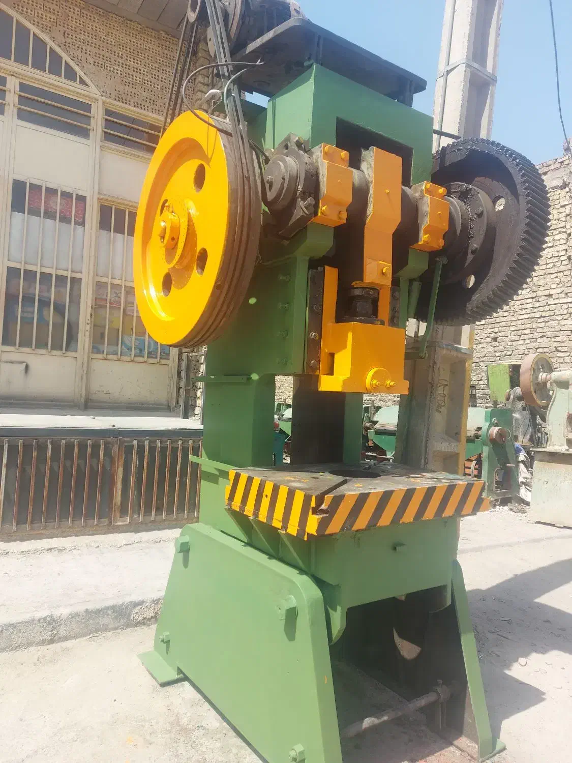 پرس ضربه ای ۱۲۰تن قیومی|ماشین‌آلات صنعتی|اصفهان, شهرک کوثر|دیوار