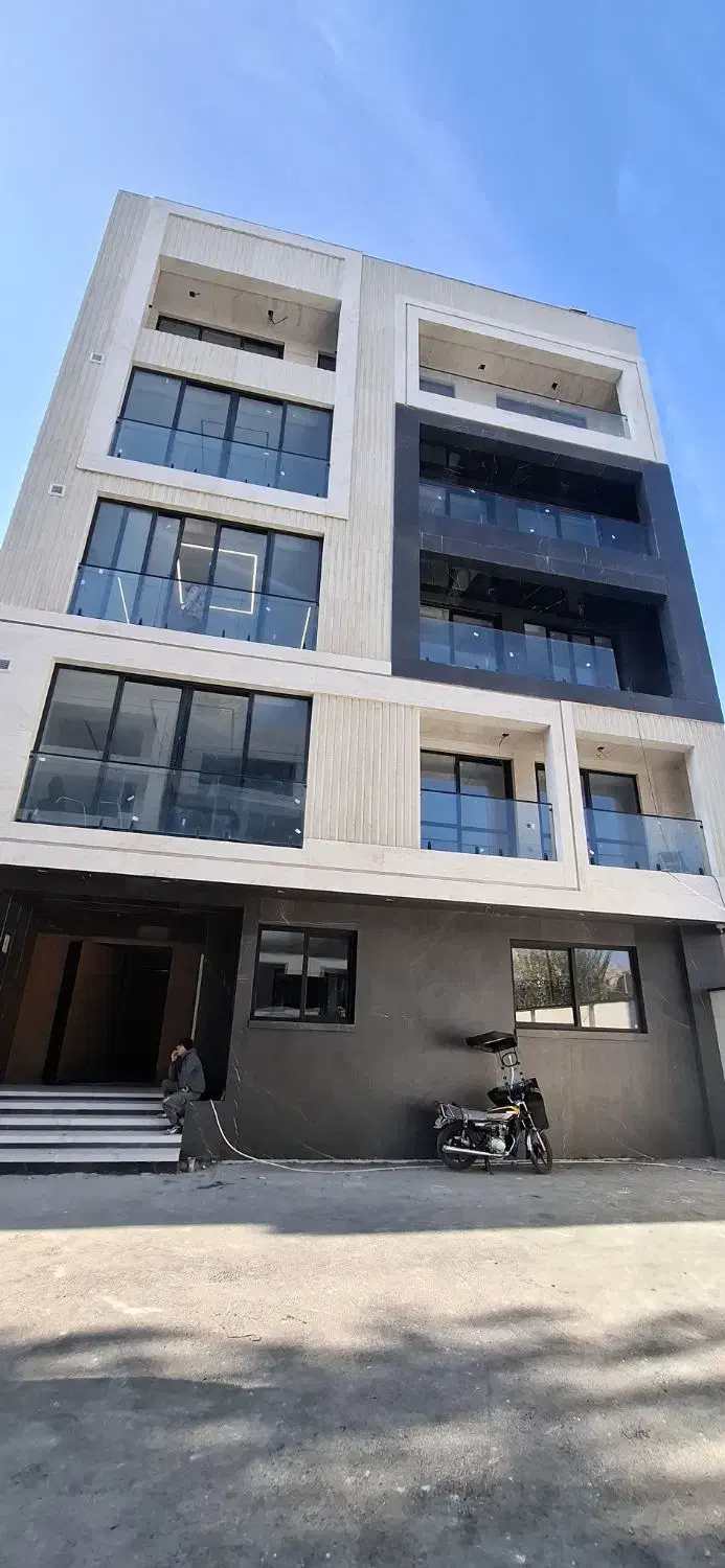 واحدی خاص در باهنر جنوبی ۱۱۰ متر   صفر|فروش آپارتمان|شیراز, قالیشویی|دیوار